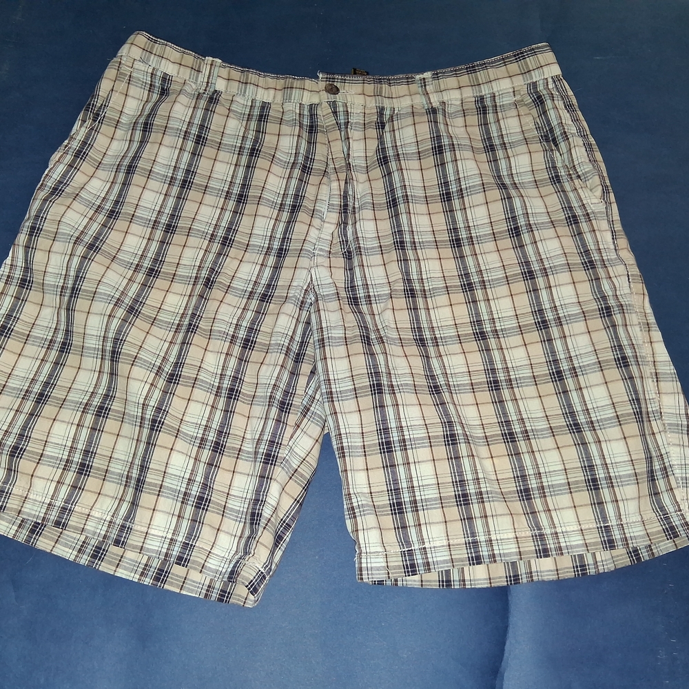 Men's Plaid Shorts - Black and White